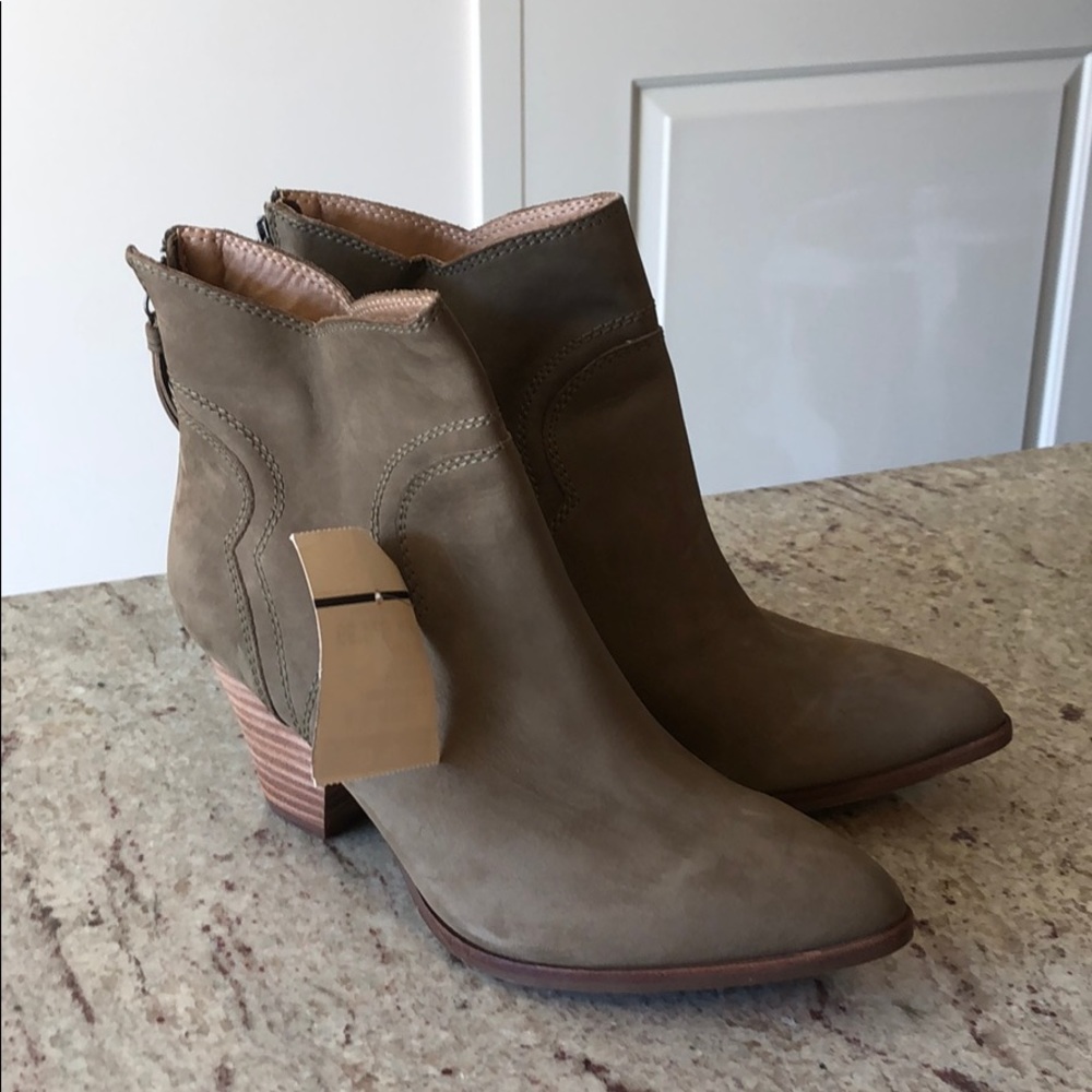 Splendid boots